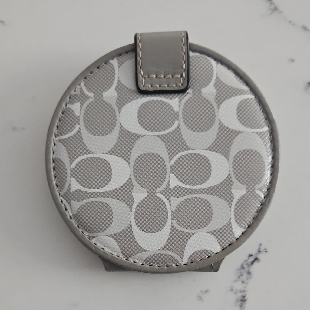Chic Gray and White Coin Pouch - Picture 5 of 6